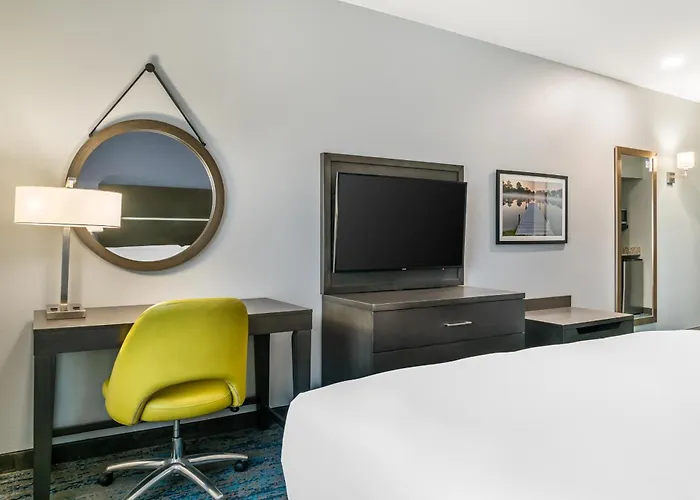 Comfort Inn & Suites Adrian